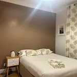 Au Coeur Du Marche Poncelet Et A 2 Pas De L\'Arc De Triomphe - Appartement 6 Personnes Et 1 Bebe, Sdb, 2 Wc