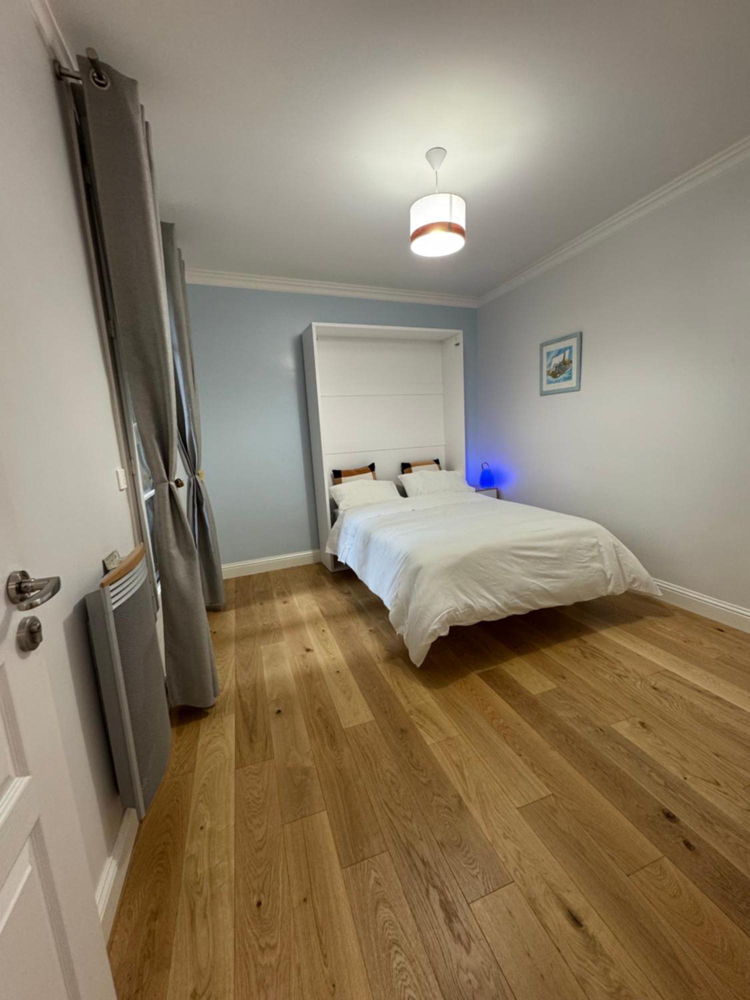 Au Coeur Du Marche Poncelet Et A 2 Pas De L'arc De Triomphe - 6 Personnes Et 1 Bebe, Sdb, 2 Wc * Parigi
